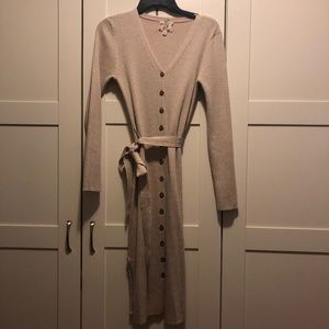 Midi Beige sweater dress with buttons and side slit and belt